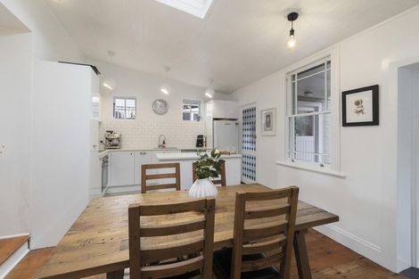 Photo of property in 13 South Lynn Road, Titirangi, Auckland, 0604