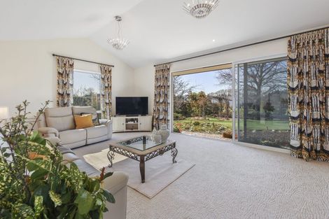 Photo of property in 72 Oakgrove Drive, Rangiora, 7400