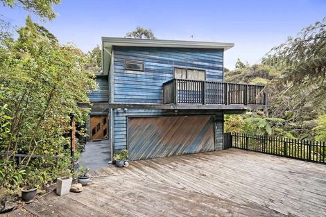 Photo of property in 93 Scenic Drive, Titirangi, Auckland, 0604