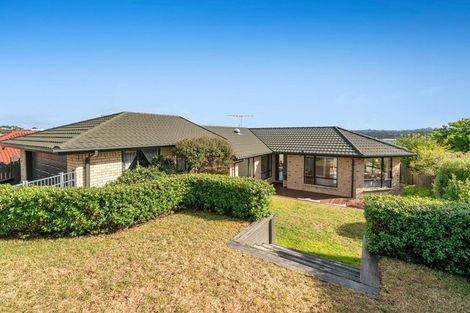 Photo of property in 35 Black Teal Close, Unsworth Heights, Auckland, 0632