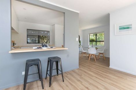 Photo of property in 94 Beach Haven Road, Beach Haven, Auckland, 0626