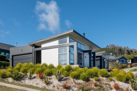 Photo of property in 44 Kittyhawk Drive, Kinloch, Taupo, 3377
