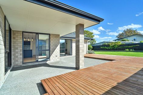 Photo of property in 22 Read Crescent, Clive, 4102