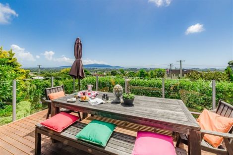 Photo of property in 11 Kotare Street, Waikanae, 5036