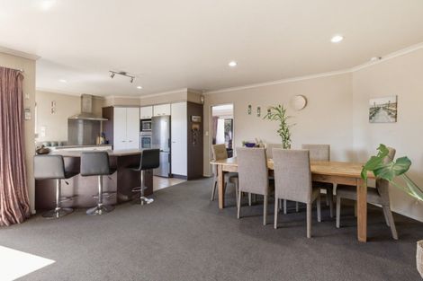 Photo of property in 16 Marick Place, Papamoa Beach, Papamoa, 3118