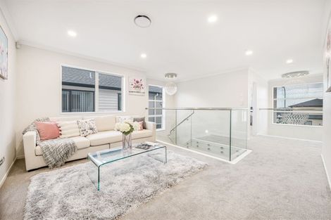 Photo of property in 21 Lime Hill Rise, Flat Bush, Auckland, 2019