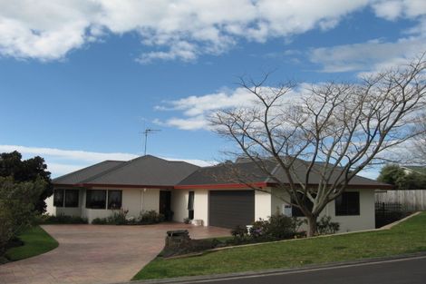 Photo of property in 31 Meadowviews Drive, Welcome Bay, Tauranga, 3112