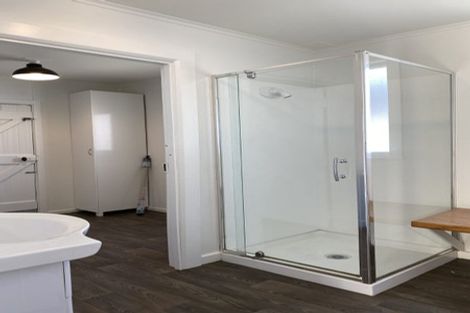 Photo of property in 11 Edgeware Road, Palmerston North, 4410