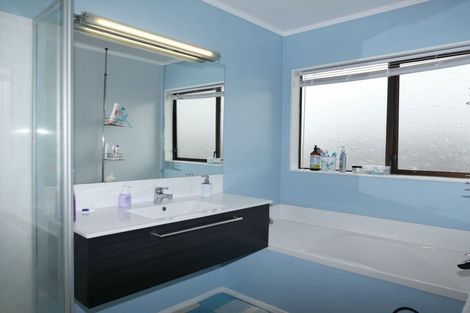 Photo of property in 8 Olive Terrace, Paraparaumu Beach, Paraparaumu, 5032