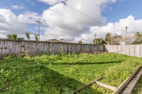 Photo of property in 16a Karamu Street, Te Atatu Peninsula, Auckland, 0610