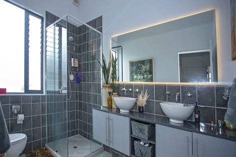 Photo of property in 203 Marine Parade, Mount Maunganui, 3116