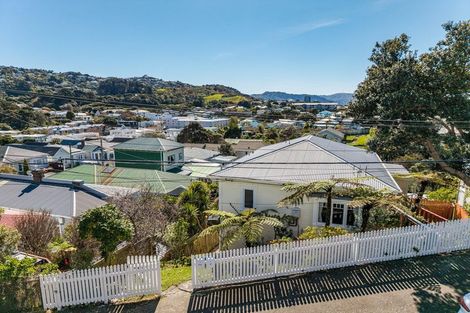 Photo of property in 8 Blythe Street, Berhampore, Wellington, 6023