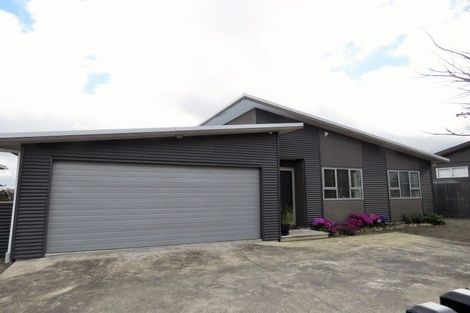 Photo of property in 1 Fuller Close, Levin, 5510