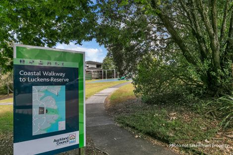 Photo of property in 38 Sailfish Drive, West Harbour, Auckland, 0618