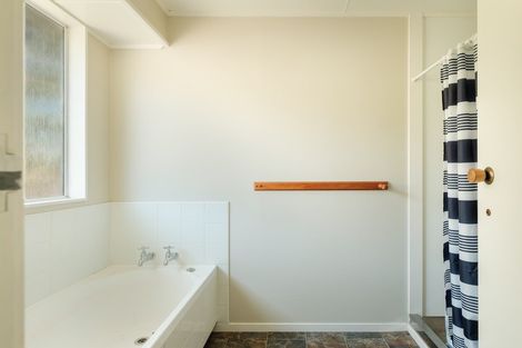 Photo of property in 4 Heatherlea Street, Outer Kaiti, Gisborne, 4010