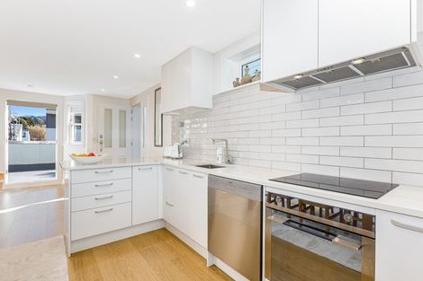 Photo of property in 27 Princess Terrace, Newtown, Wellington, 6021