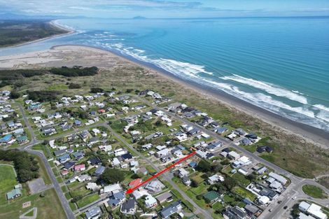 Photo of property in 50a Signal Street, Foxton Beach, Foxton, 4815