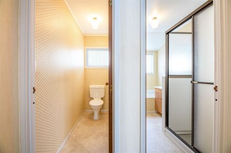 Photo of property in 1/246 Great North Road, Henderson, Auckland, 0612