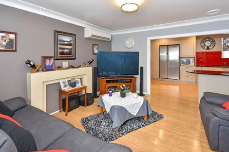 Photo of property in 10 Buller Crescent, Manurewa, Auckland, 2102