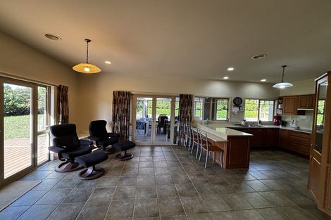 Photo of property in 26 Shelter Grove, Frankleigh Park, New Plymouth, 4310