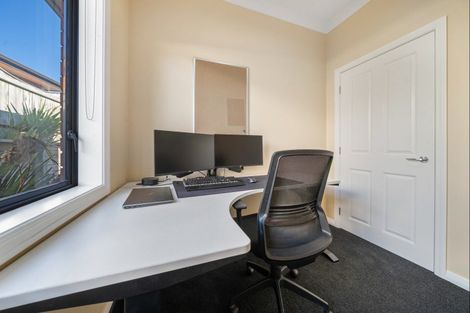 Photo of property in 69f Karamea Street, Whalers Gate, New Plymouth, 4310