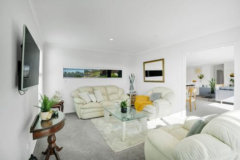 Photo of property in 44 Fernbrook Drive, Hurworth, New Plymouth, 4310