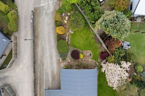 Photo of property in 16 Kuri Place, Wanaka, 9305