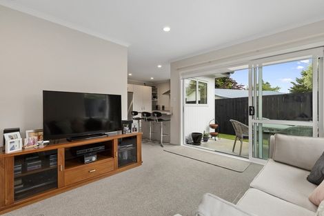 Photo of property in 186u4 Cambridge Road, Hillcrest, Hamilton, 3216