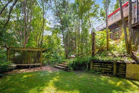 Photo of property in 15 Kaurimu Rise, Titirangi, Auckland, 0604