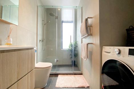 Photo of property in 1 Buscomb Avenue, Henderson, Auckland, 0610