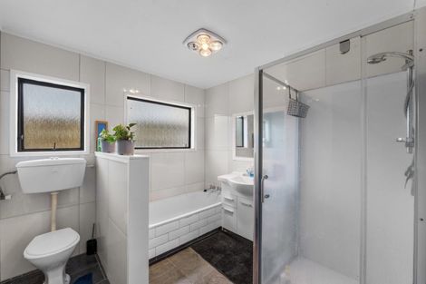 Photo of property in 20 Resolution Road, Welcome Bay, Tauranga, 3112