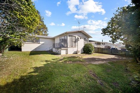 Photo of property in 15 Carbery Place, Manurewa, Auckland, 2102