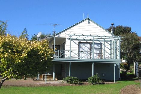 Photo of property in 30 Murvale Drive, Bucklands Beach, Auckland, 2014