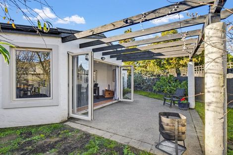 Photo of property in 15a Manawatu Street, Hokowhitu, Palmerston North, 4410