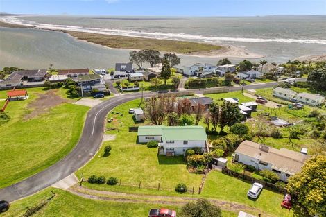 Photo of property in 26 Te Awhe Road, Maketu, 3189
