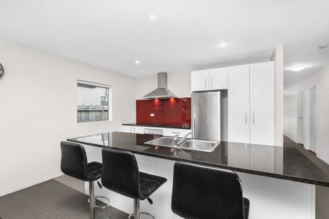 Photo of property in 98 Popokatea Drive, Takanini, 2112