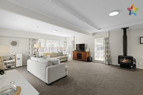 Photo of property in 29 Karamu Crescent, Wainuiomata, Lower Hutt, 5014