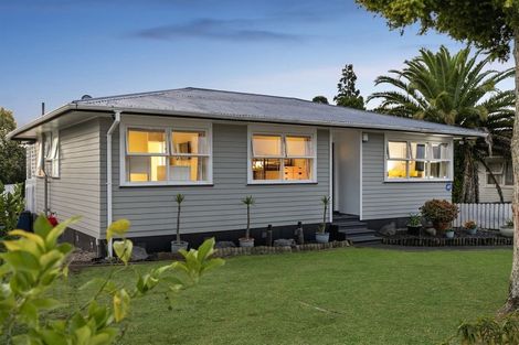 Photo of property in 17 Coburg Street, Henderson, Auckland, 0612