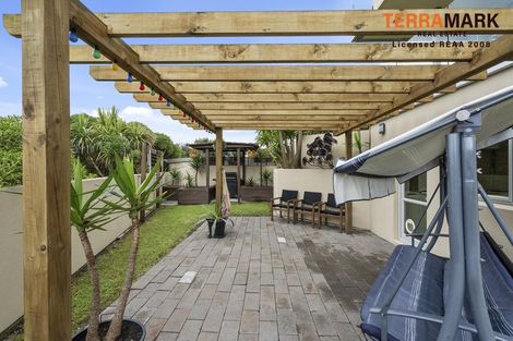 Photo of property in 2 Metzenthin Close, Raumati South, Paraparaumu, 5032