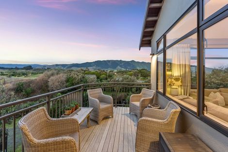 Photo of property in 8 Beachview Grove, Peka Peka, Waikanae, 5391