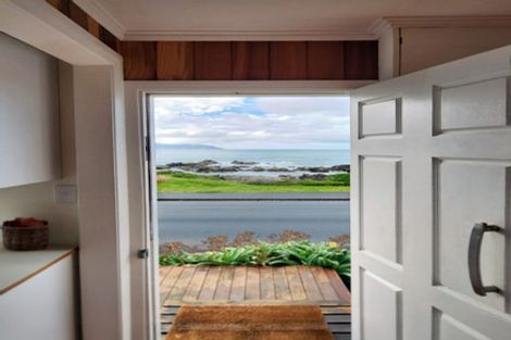 Photo of property in 130 Owhiro Bay Parade, Owhiro Bay, Wellington, 6023