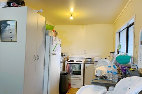 Photo of property in 21 Wattle Street, New Lynn, Auckland, 0600