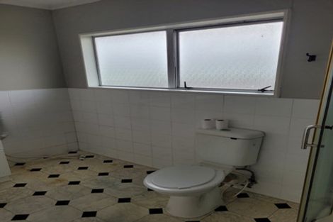 Photo of property in 15 Tiki Street, New Lynn, Auckland, 0600