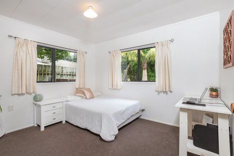 Photo of property in 6 Rautawhiri Road, Helensville, 0800