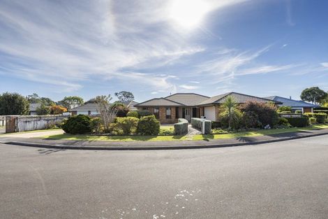 Photo of property in 6 Royal Heights, Glen Avon, New Plymouth, 4312