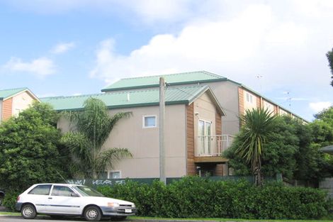 Photo of property in 4/49 Henderson Valley Road, Henderson, Auckland, 0612