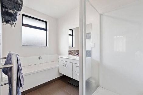 Photo of property in 44a Greenhaven Avenue, Opaheke, Papakura, 2113