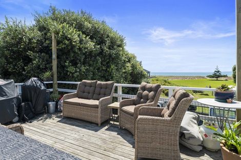 Photo of property in 1017 Papamoa Beach Road, Papamoa Beach, Papamoa, 3118