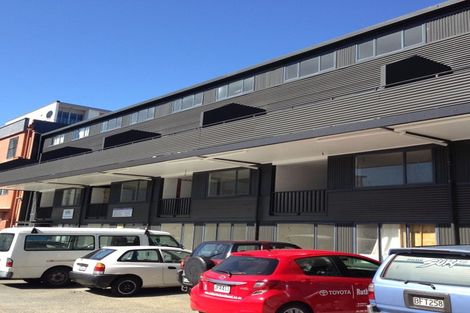 Photo of property in 8 Torrens Terrace, Mount Cook, Wellington, 6011