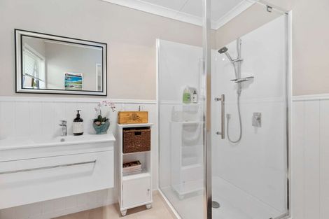 Photo of property in 12 Rangiwhea Road, Waiuku, 2123